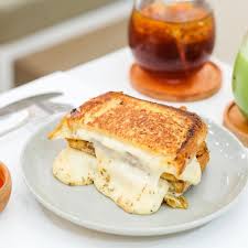 Roti Bakar Keju Mozzarella